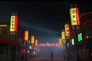 《雨季信号塔》高清视频封面，雨幕中的铁塔与闪烁信号灯